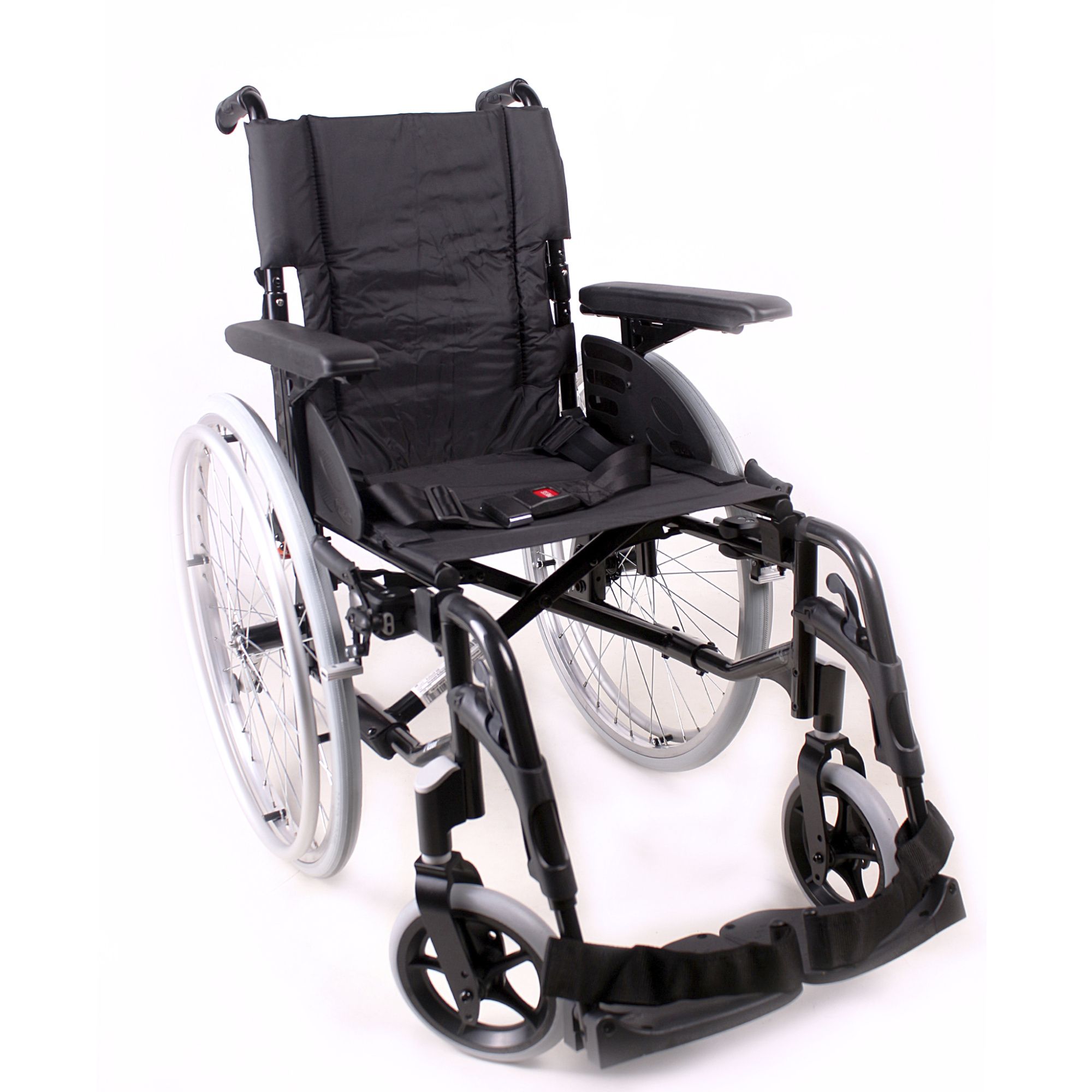 Середньоактивне крісло колісне Invacare Action 2 NG Розмір 3 (Action 2 NG/45,5-1760)